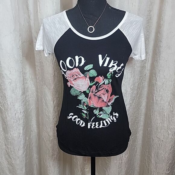Good Vibes Black T-Shirt - Picture 3 of 12